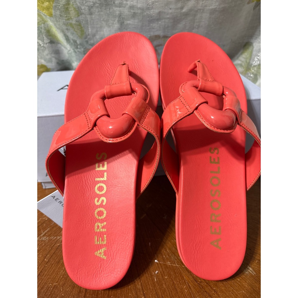 Aerosoles Fallon Coral Pink Patent Thong Sandals Womens 9.5 Flat Link Detail NEW